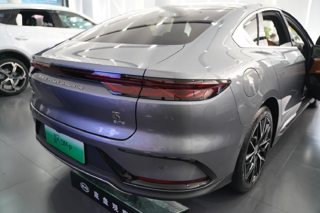 王朝旗舰销量的秘密 比亚迪汉DM-p到店体验