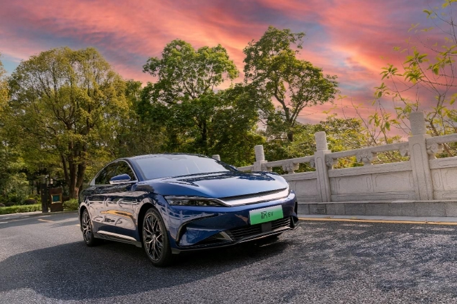 王朝旗舰销量的秘密 比亚迪汉DM-p到店体验