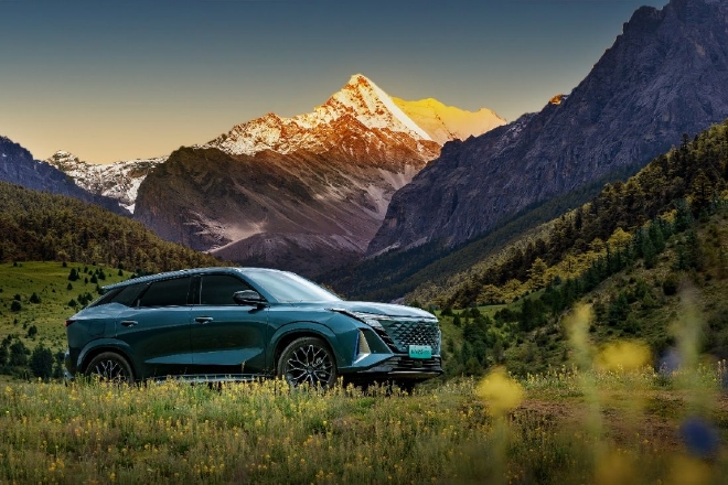 打造新能源汽车最优解，欧尚Z6蓝鲸iDD首批用户提车拉开全国交付序幕