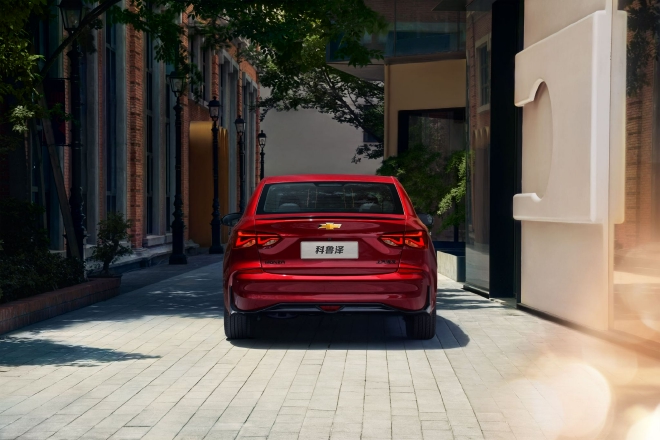 雪佛兰新款科鲁泽正式上市 售价9.49-10.89万元