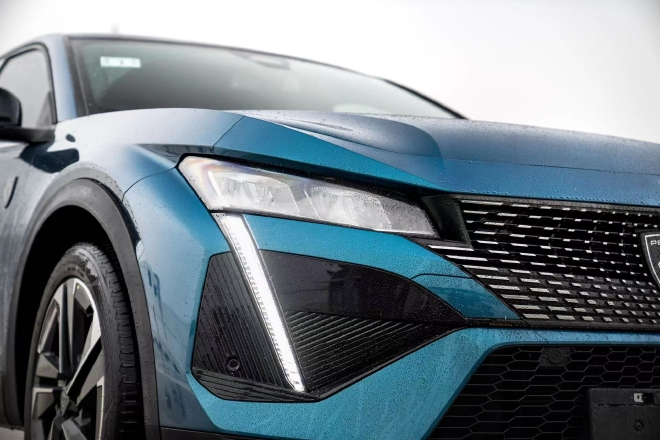 原汁原味品法式 标致408X无伪谍照首曝