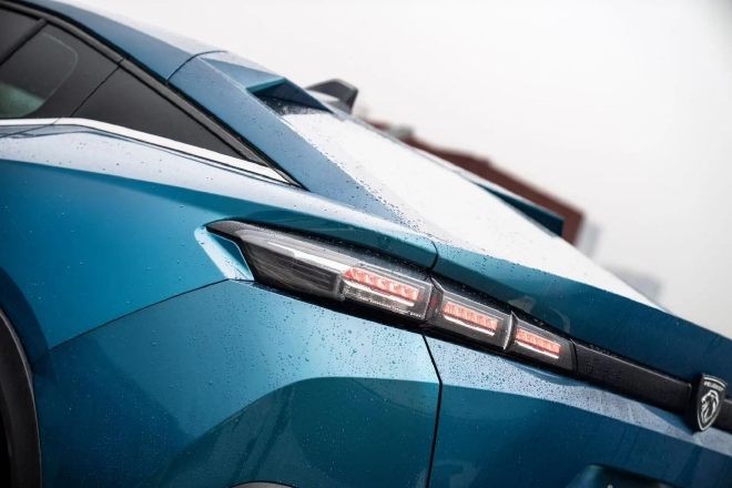 原汁原味品法式 标致408X无伪谍照首曝