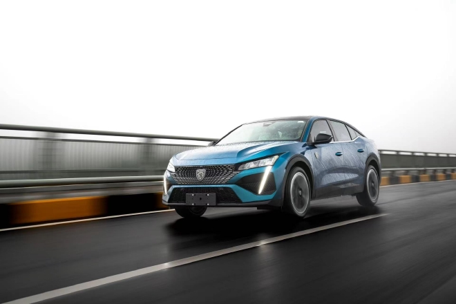 原汁原味品法式 标致408X无伪谍照首曝