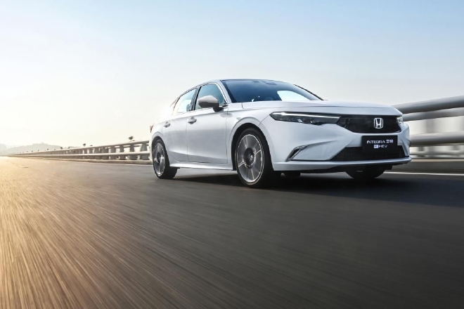 性能混动型格e：HEV上市型格品牌掣电跃升