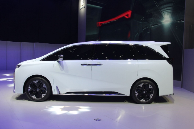 2022广州车展：合创全新MPV车型V09首发亮相