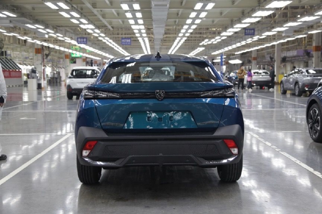 生而无界敢于创新 东风标致408X量产下线