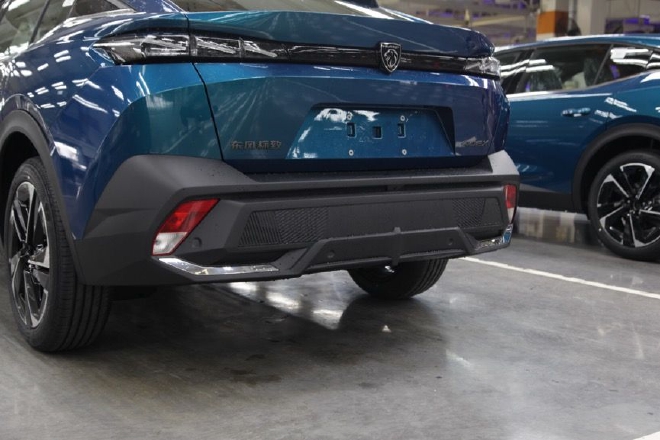 生而无界敢于创新 东风标致408X量产下线