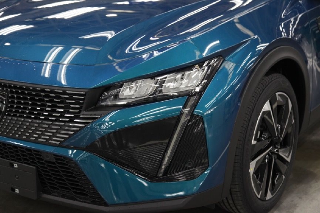 生而无界敢于创新 东风标致408X量产下线