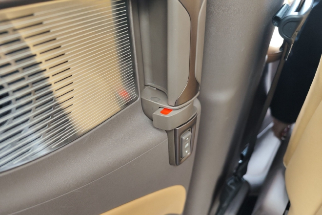 知道双枪快充还不够 腾势D9 EV试驾体验