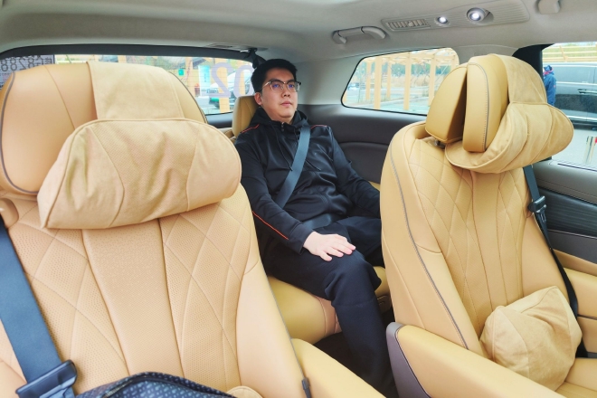 知道双枪快充还不够 腾势D9 EV试驾体验