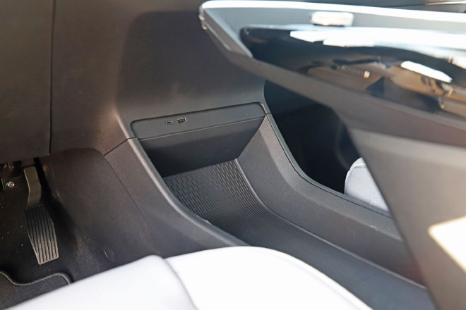 错位竞争的优势 静态体验别克E5