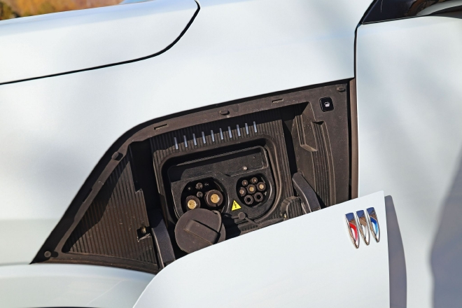 错位竞争的优势 静态体验别克E5