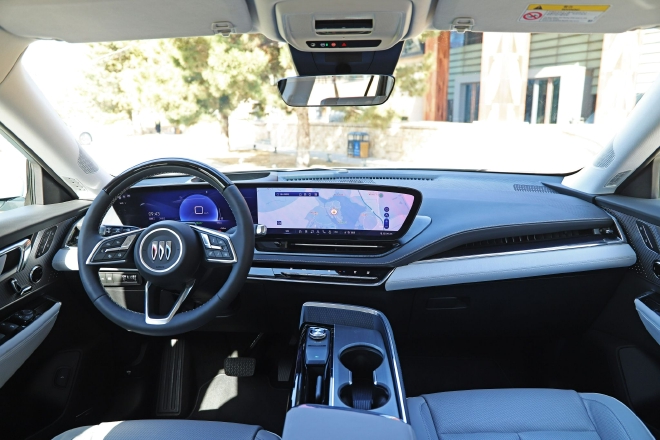 错位竞争的优势 静态体验别克E5