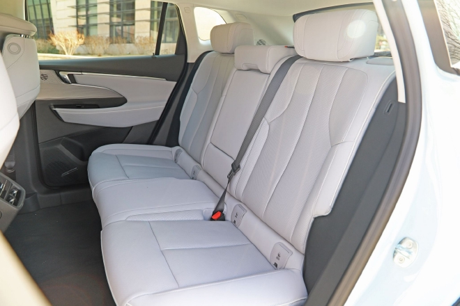 错位竞争的优势 静态体验别克E5