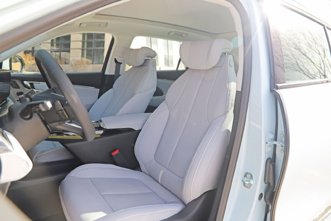 错位竞争的优势 静态体验别克E5