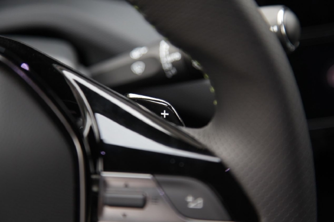 一车更比四车强 抢先试驾东风标致408X