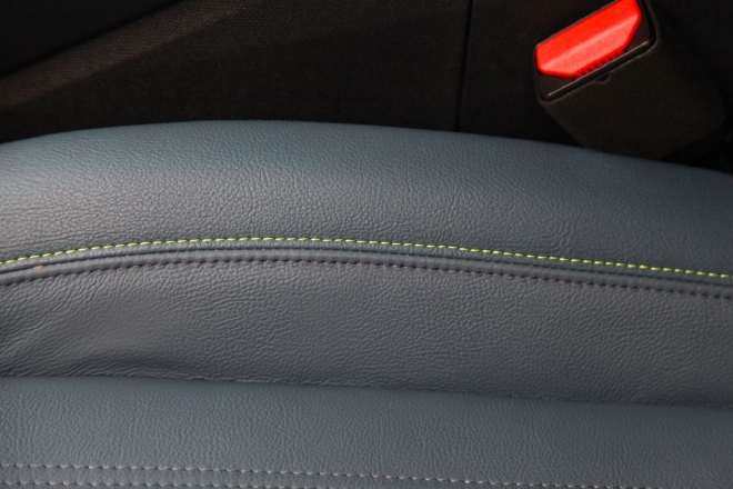 一车更比四车强 抢先试驾东风标致408X