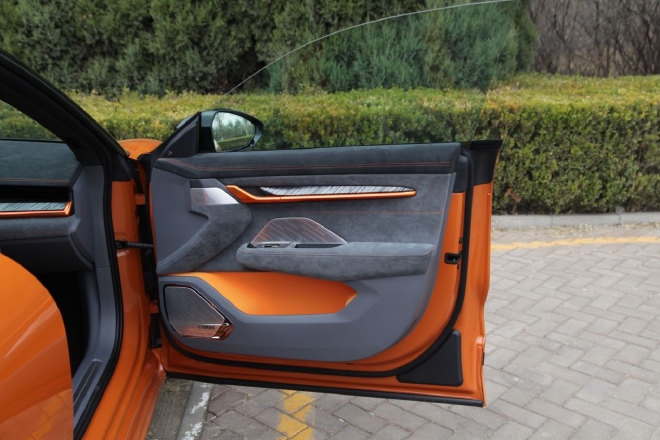 兼顾豪华与操控 试驾2023款极氪001 YOU版