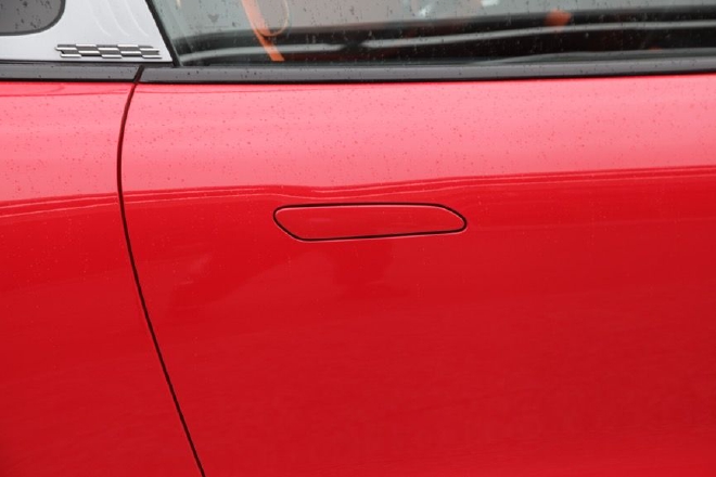 潮酷时尚又好玩 静态体验哪吒GT纯电小跑车