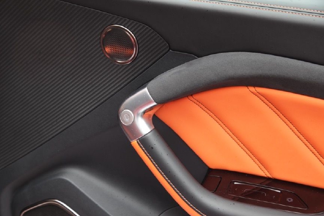 潮酷时尚又好玩 静态体验哪吒GT纯电小跑车