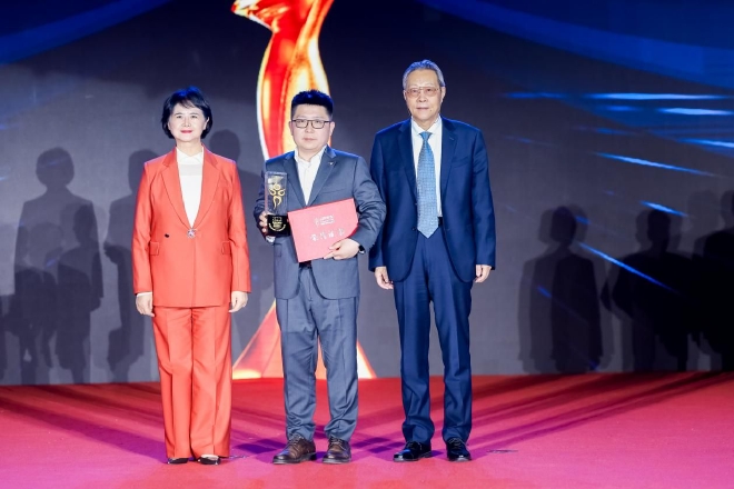 极狐汽车考拉获“智能亲子新能源车”称号