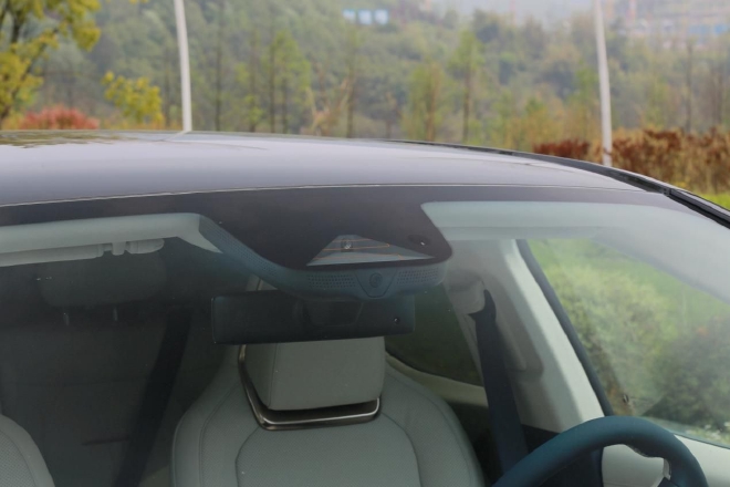 运动纯电小“极客” 抢先试驾极氪X