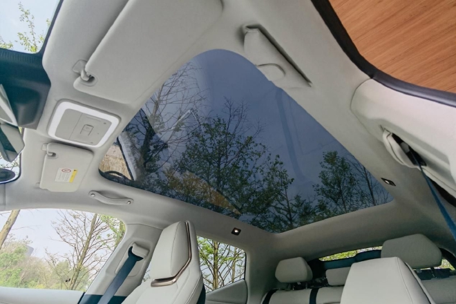 运动纯电小“极客” 抢先试驾极氪X