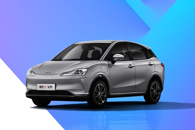 哪吒V V 行版上市 售价7.99万元