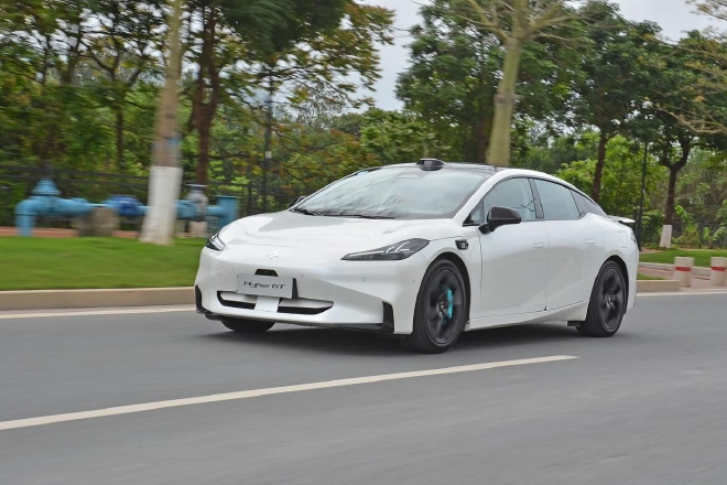 大力出“卷王” 珠海驾乘体验昊铂Hyper GT