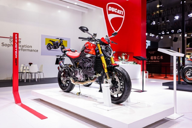 杜卡迪激情亮相第二十届上海国际汽车工业展览会