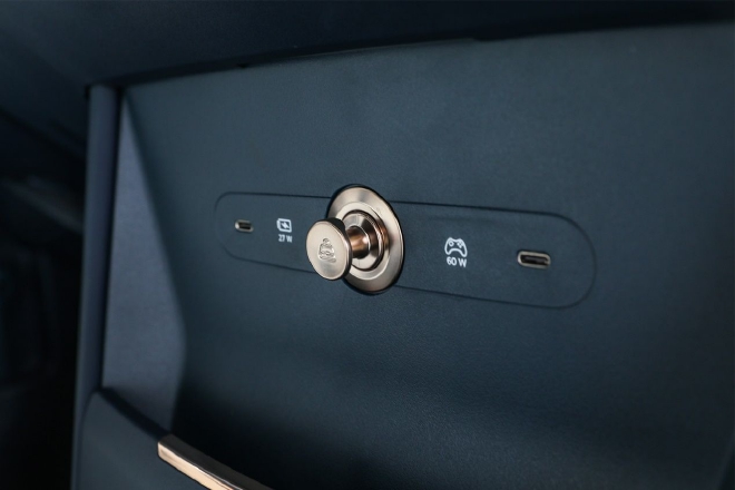 试驾极氪X 小身体有大能量