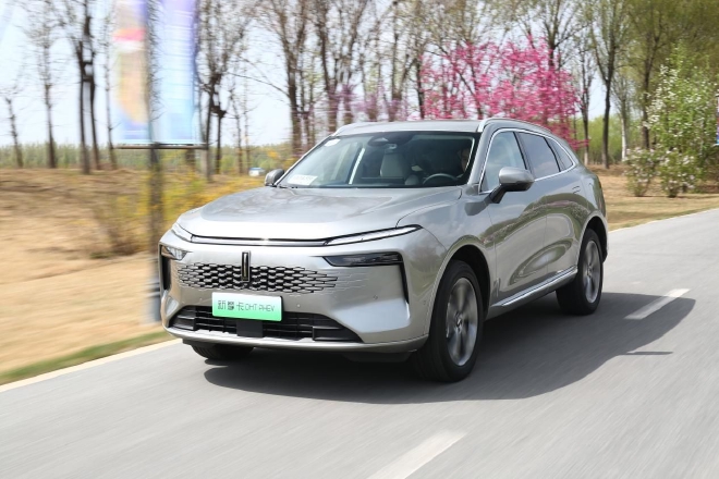 加速迭代的大五座SUV 试驾魏牌新摩卡DHT-PHEV