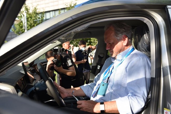 20多国驻华使节参访长城汽车 赞中国智造！