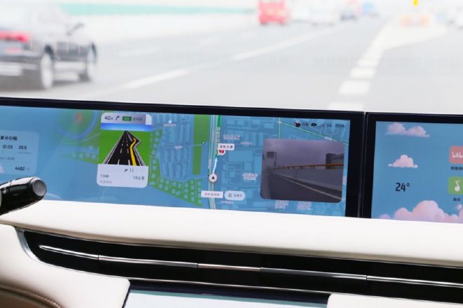 用科技赋能智驾 智己LS7城市智能新驾舱体验