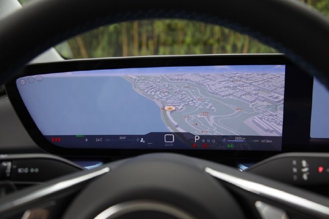 空间够大配置全 试驾别克E4纯电轿跑SUV