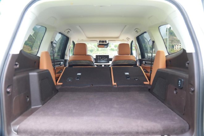 铁汉柔情 试驾坦克500 Hi4-T