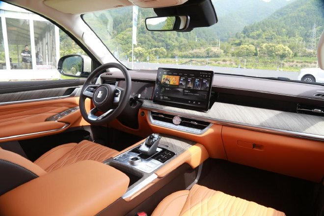 铁汉柔情 试驾坦克500 Hi4-T