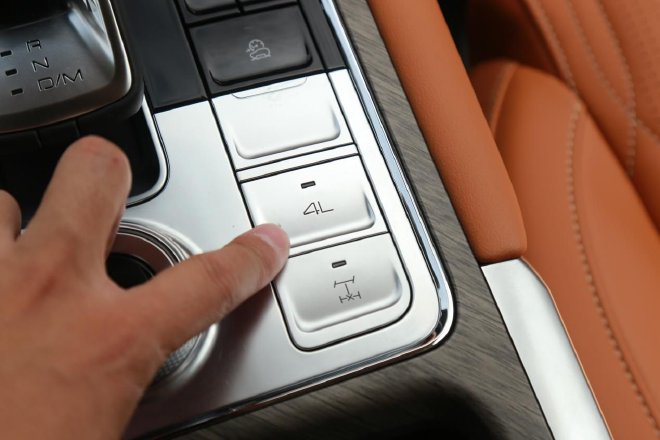 铁汉柔情 试驾坦克500 Hi4-T