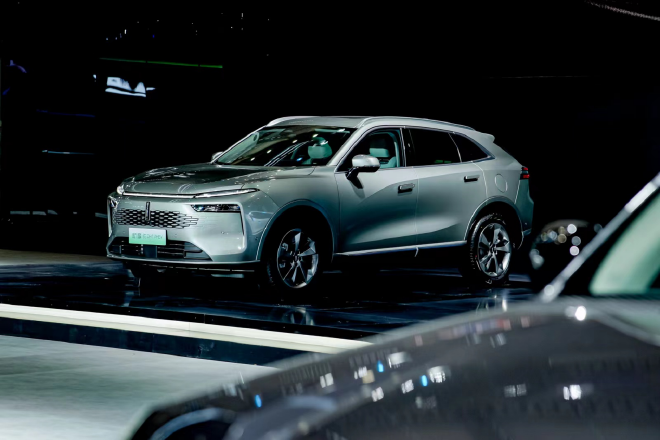 2023粤港澳大湾区车展：魏牌“双旗舰SUV”蓝山/新摩卡亮相