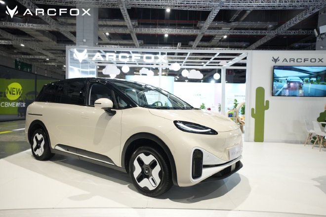 极狐汽车考拉亮相第22届CBME孕婴童展