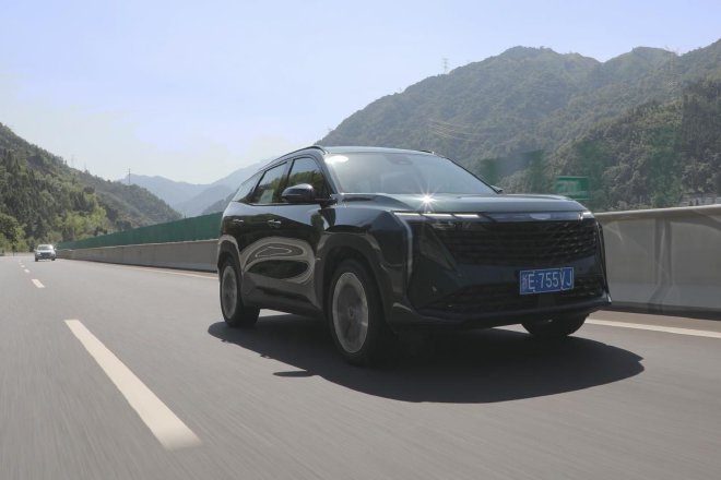 主打质价比 试驾吉利博越L荣耀版