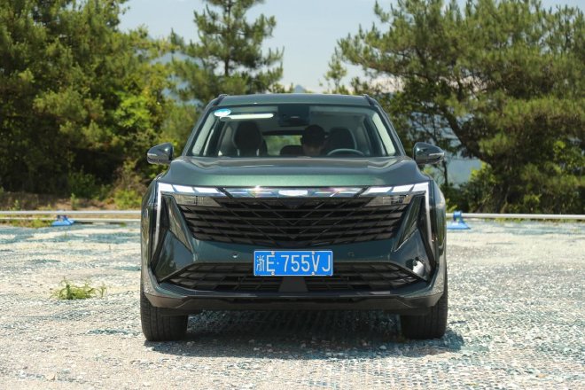 主打质价比 试驾吉利博越L荣耀版