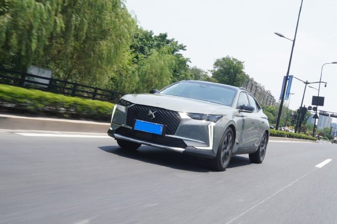 原汁原味 试驾全新DS4里沃利CROSS