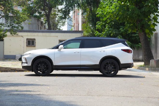 外观套件升级 到店实拍雪佛兰开拓者白夜版