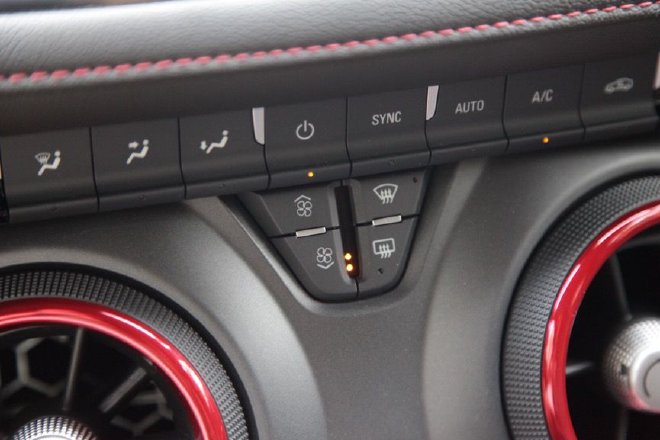 外观套件升级 到店实拍雪佛兰开拓者白夜版