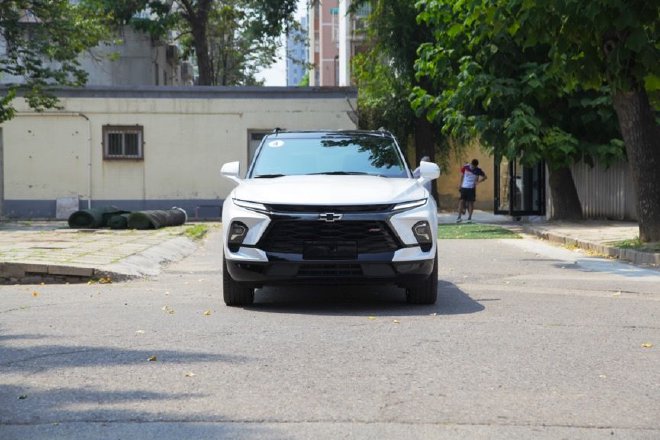 外观套件升级 到店实拍雪佛兰开拓者白夜版