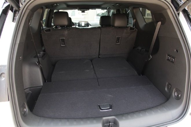 外观套件升级 到店实拍雪佛兰开拓者白夜版