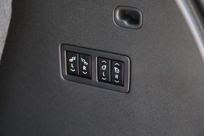 外观套件升级 到店实拍雪佛兰开拓者白夜版