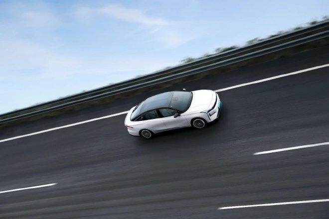 吉利银河L6性能首测 成功通过六项性能测试