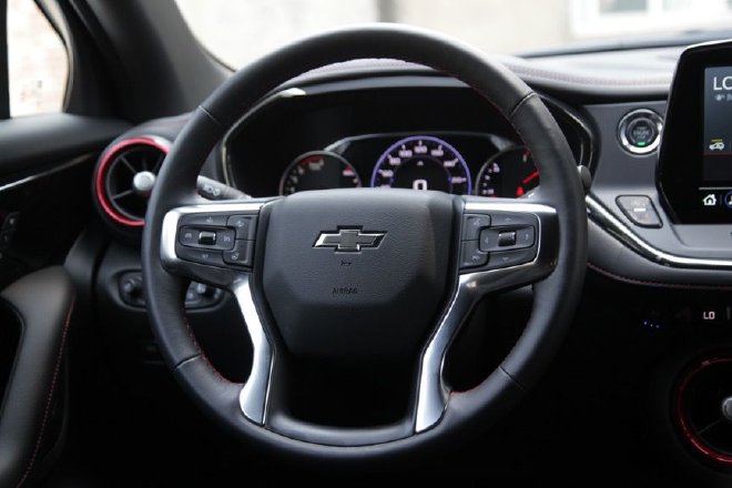 外观套件升级 到店实拍雪佛兰开拓者白夜版